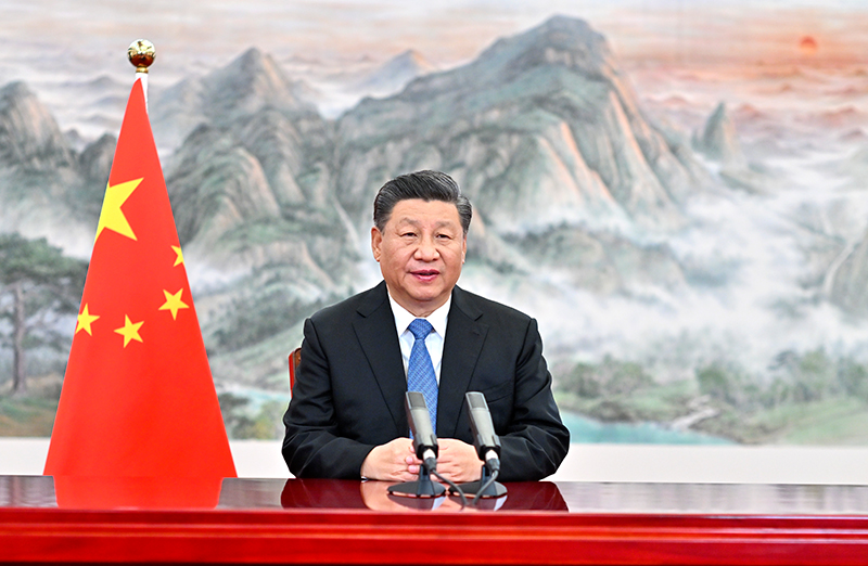 11月4日晚,国家主席习近平以视频方式出席第四届中国国际进口博览会开幕式并发表题为《让开放的春风温暖世界》的主旨演讲。新华社记者 李学仁 摄